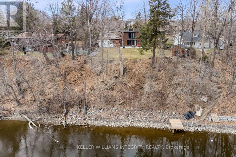 28247815/2061-prince-of-wales-drive-s/rideau-heightsrideau-river/ottawa/ontario/K2E7A4_7