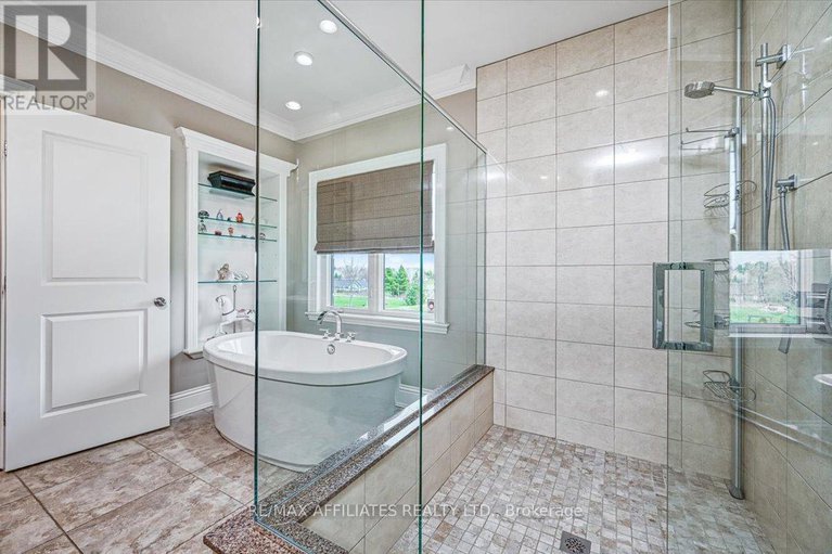 28568193/1530-creagan-court/cumberland-estates/ottawa/ontario/K4C0A5_31
