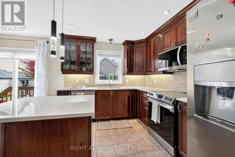 28972489/380-quartz-avenue-n/town-of-rockland/clarence-rockland/ontario/K4K0C7_13