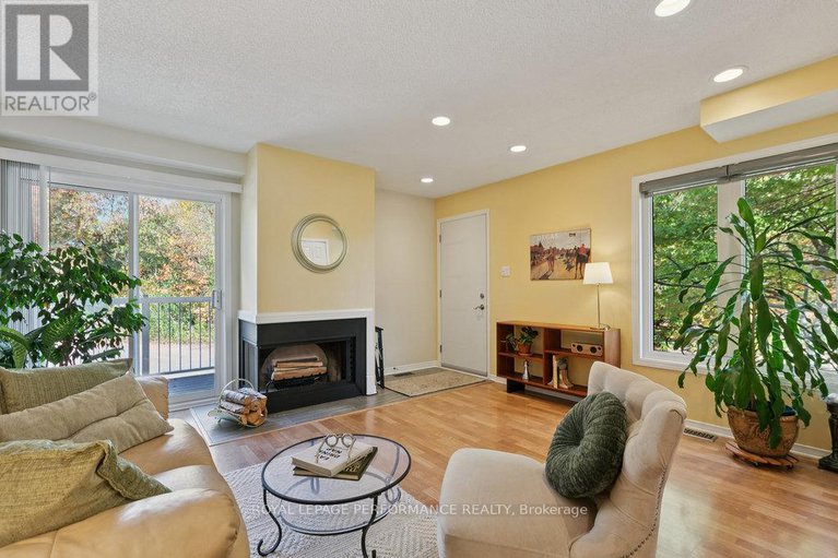 29032584/560-thomson-street/viscount-alexander-park/ottawa/ontario/K1K2J8_9