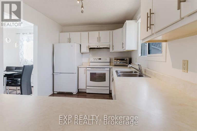 28238313/4-parklane-court/blackburn-hamlet/ottawa/ontario/K1B3H2_9