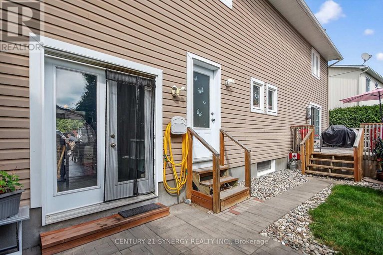 28895849/61-fieldgate-drive/knollsbrook/ottawa/ontario/K2J1V3_42