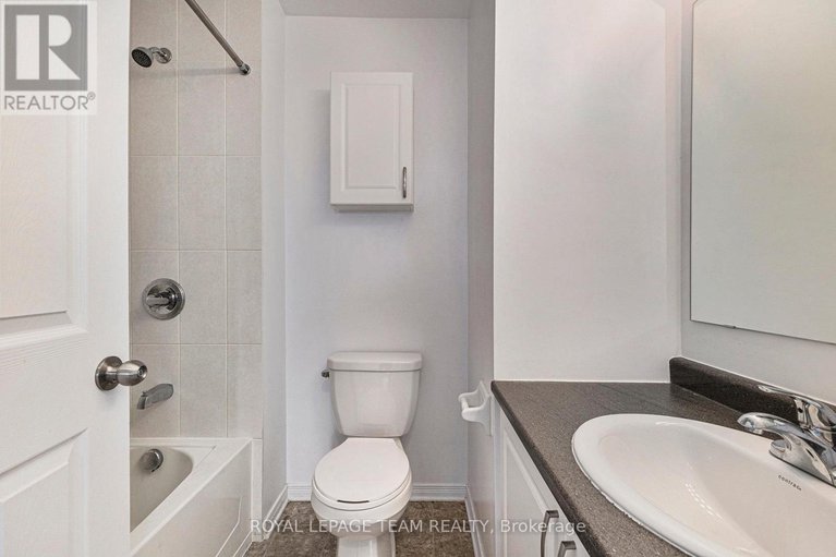 28819006/175-camden-private/cedargrovefraserdale/ottawa/ontario/K2J6J1_20
