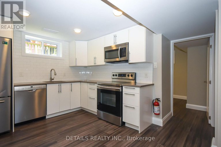 28587283/1300-field-street/bel-air-park/ottawa/ontario/K2C2R3_21