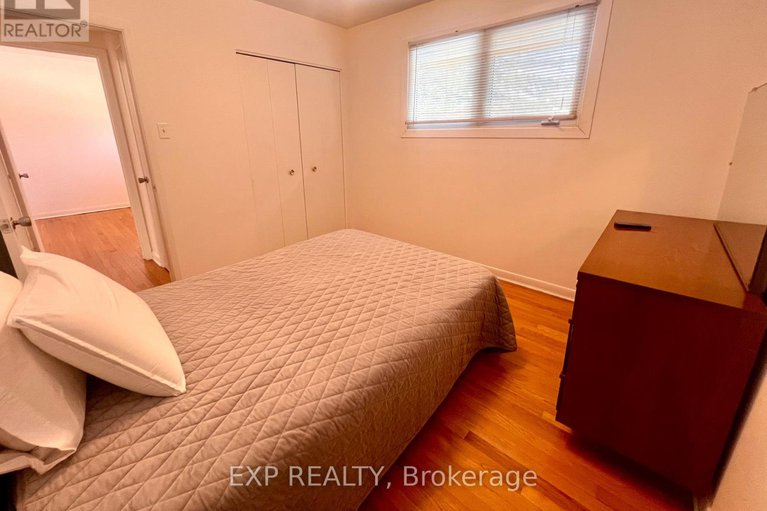 29285178/20-wallford-way/city-viewskylinefisher-heightsparkwood-hills/ottawa/ontario/K2E6B4_24