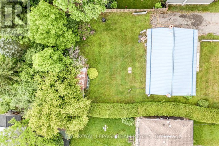 28469840/329-wylie-street/almonte/mississippi-mills/ontario/K0A1A0_8