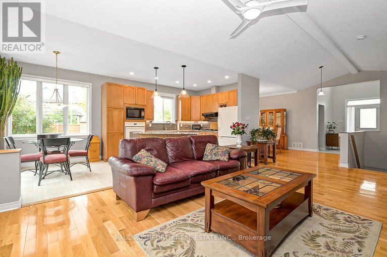 28790405/48-greenhaven-crescent/stittsville-south/ottawa/ontario/K2S2A5_4