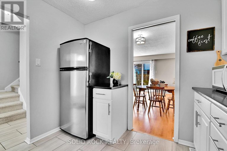 29674450/137-3915b-old-richmond-road/arbeatha-park/ottawa/ontario/K2H8T9_8