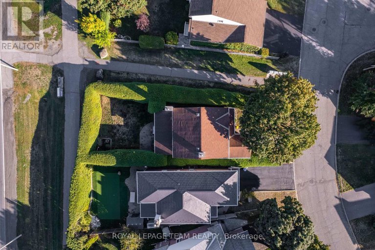 28977787/54-pickwick-drive/cedargrovefraserdale/ottawa/ontario/K2J3E8_36