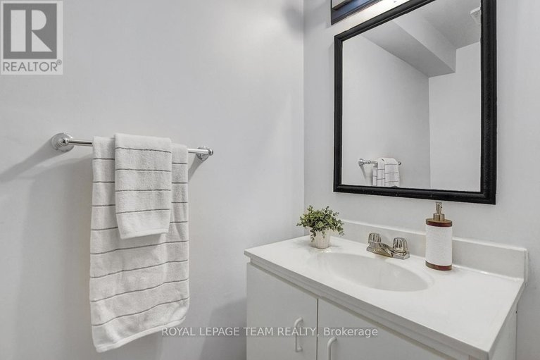 29253147/47-mcdermot-court/katimavik/ottawa/ontario/K2L3V5_40