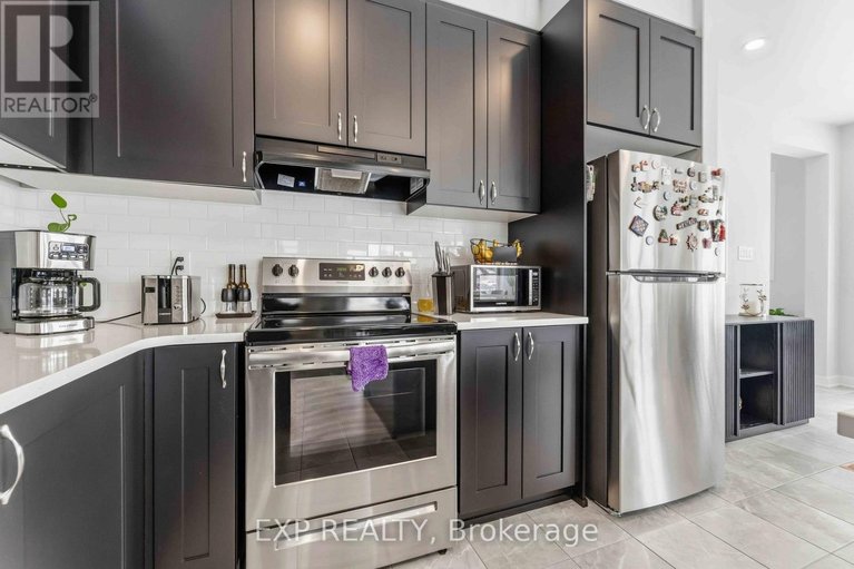 29486773/542-filly-terrace/goulbourn-twp-from-franktown-rdsouth-to-rideau/ottawa/ontario/K0A2Z0_12