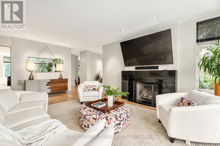 28493969/725-manor-avenue/rockcliffe/ottawa/ontario/K1M0E4_5