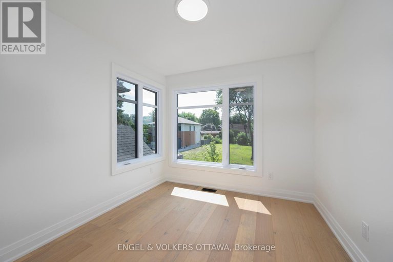 28265491/a-75-granton-avenue/meadowlandsst-claire-gardens/ottawa/ontario/K2G1W9_24