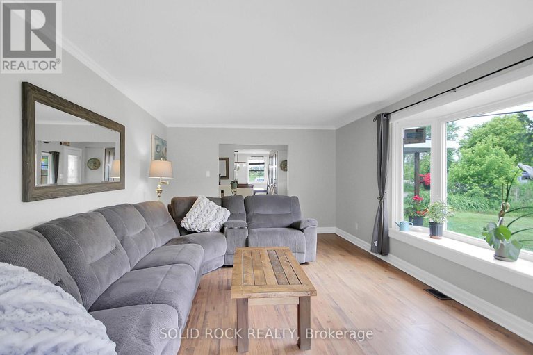 28921363/7312-bank-street/osgoode-twp-south-of-reg-rd-6/ottawa/ontario/K0A2P0_9