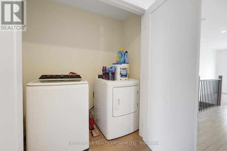 29428405/271-queen-mary-street/overbrookcastle-heights/ottawa/ontario/K1K1X1_25