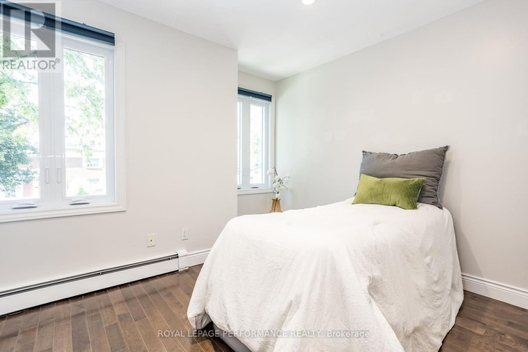 28358632/233-mart-circle/manor-park/ottawa/ontario/K1K4K2_21