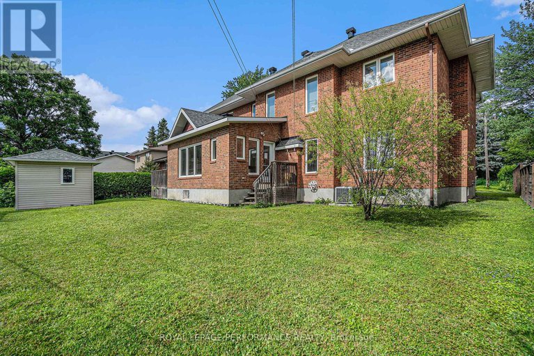 28638779/1702-ortona-avenue/carleton-heights/ottawa/ontario/K2C1W7_32