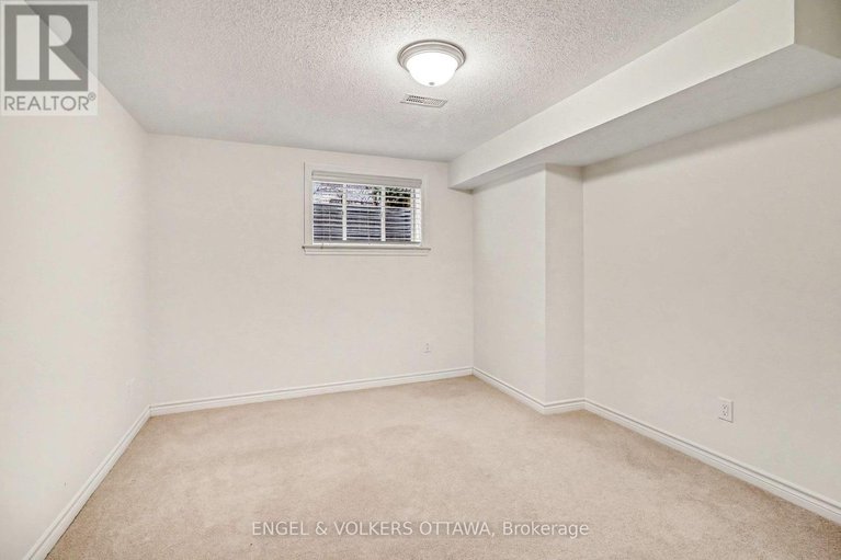 29553229/257-bulrush-crescent/blossom-parkkemp-parkfindlay-creek/ottawa/ontario/K1T0E5_23