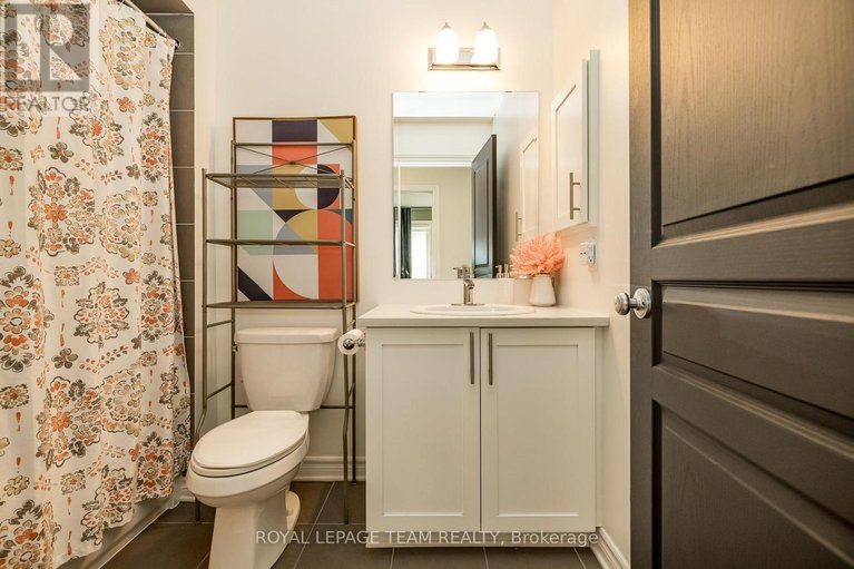 28349259/80-stockholm-private/riverside-southgloucester-glen/ottawa/ontario/K4M0G9_37