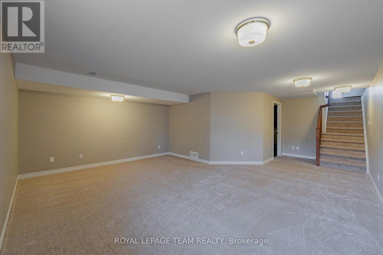 28252866/768-cedar-creek-drive/blossom-parkkemp-parkfindlay-creek/ottawa/ontario/K1T0B2_45