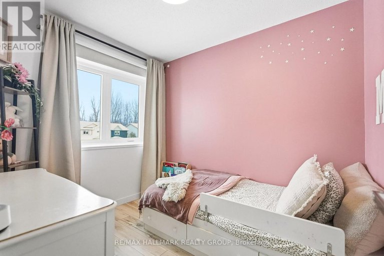 29236734/480-wincanton-drive/chatelaine-village/ottawa/ontario/K4A3Y1_22