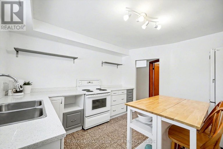 29388102/2089-bangor-street/elmvale-acresurbandale/ottawa/ontario/K1G2X6_7