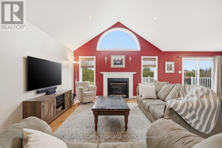 29249194/1147-fieldown-street/cumberland-ridge/ottawa/ontario/K4C1R7_4