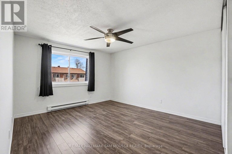 29672531/28c-woodvale-green/craig-henrywoodvale/ottawa/ontario/K2G4H4_20