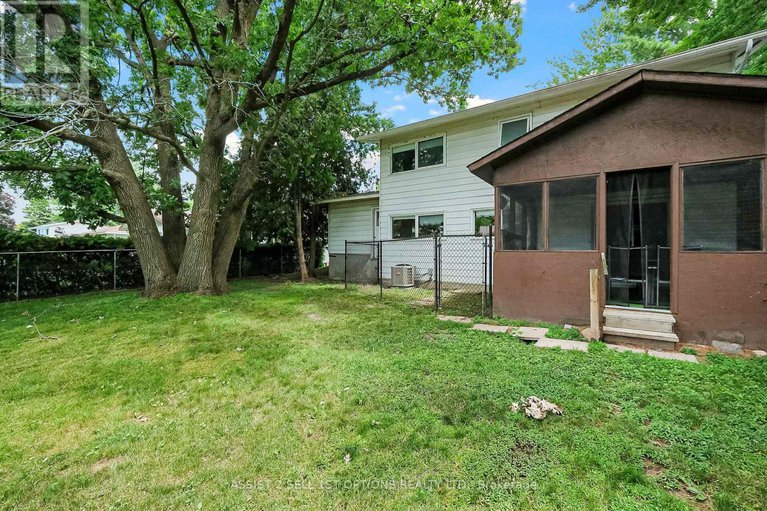 28641398/19-moorcroft-road/briargreen/ottawa/ontario/K2G0M6_28