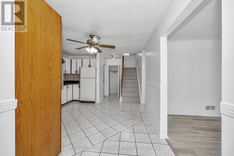 28423853/195-baribeau-street/vanier/ottawa/ontario/K1L7R4_10