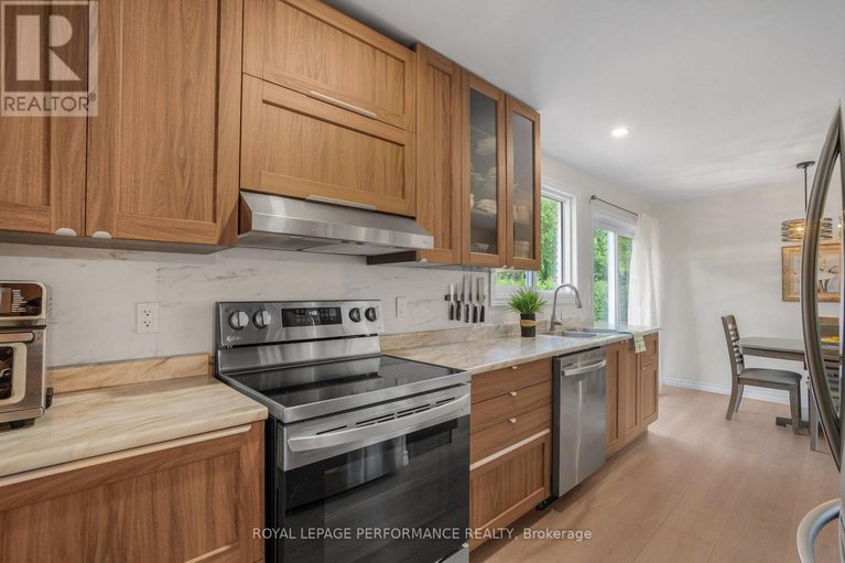 28854771/751-pattee-road/champlain-twp/champlain/ontario/K6A2R2_7