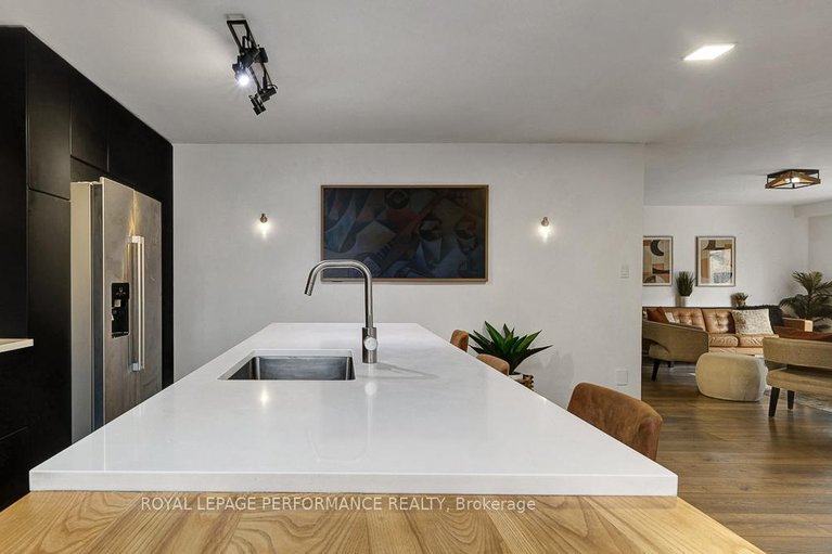 29674269/510-foxview-place/cfb-rockcliffe-and-area/ottawa/ontario/K1K4C4_11