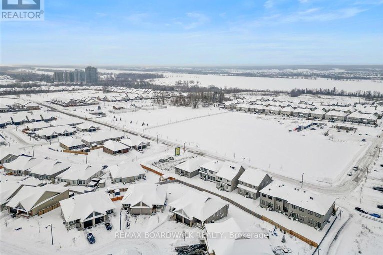 29313884/779-keinouche-place/camelot/ottawa/ontario/K4A5K3_42