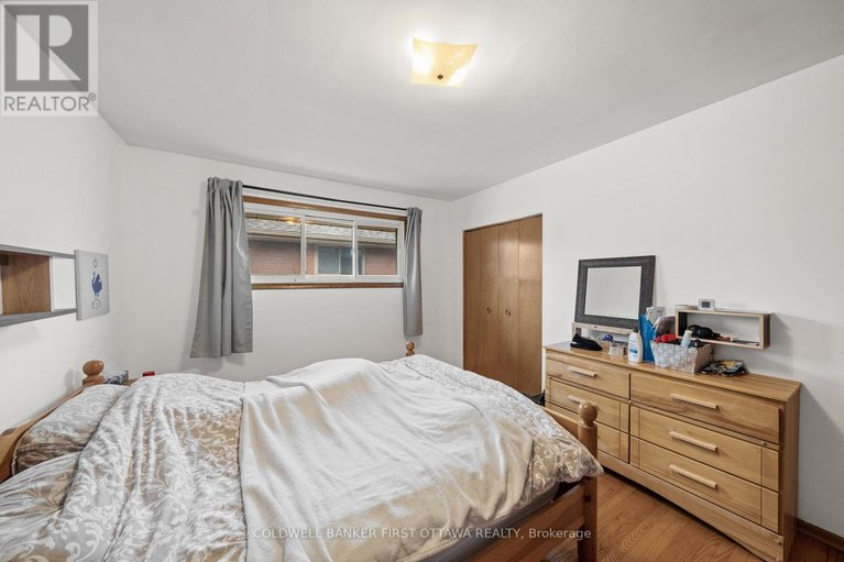 29607129/2066-saunderson-drive/elmvale-acres/ottawa/ontario/K1G2E6_10