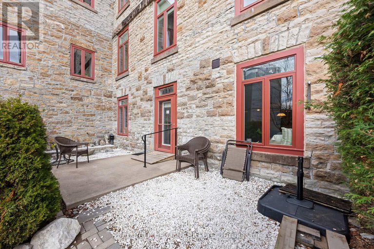 29093945/6-1-rosamond-street-e/almonte/mississippi-mills/ontario/K0A1A0_27