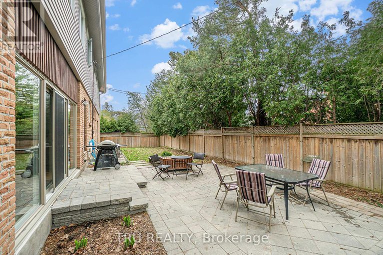 28288909/2302-fox-crescent/whitehaven/ottawa/ontario/K2B7K6_36