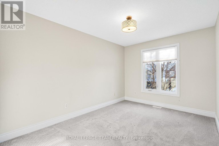 29668380/1925-windwood-place/chapel-hill/ottawa/ontario/K1C7K7_23