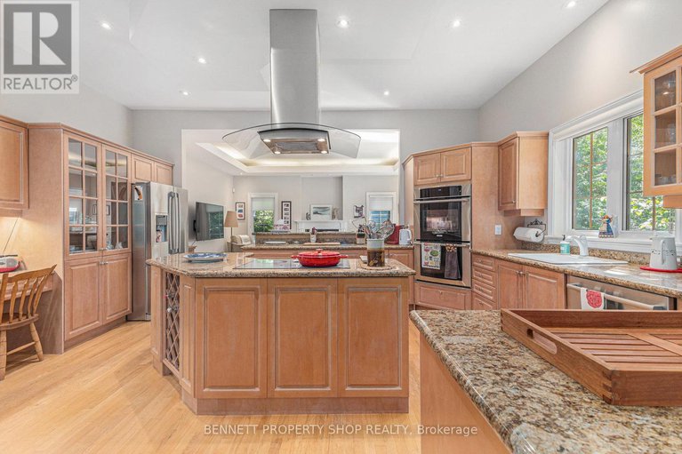 28752704/5-countryside-green/cedar-hillorchard-estates/ottawa/ontario/K2R1B5_12
