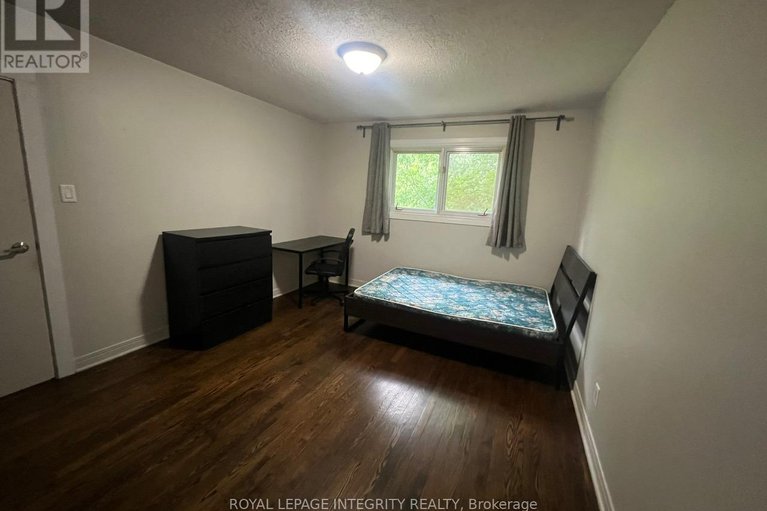 29064005/1152-tawney-road/hawthorne-meadows/ottawa/ontario/K1G1B6_29