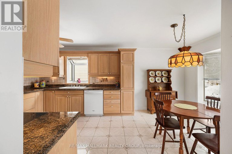 29434768/1177-st-moritz-crescent-n/convent-glen-north/ottawa/ontario/K1C2B2_6