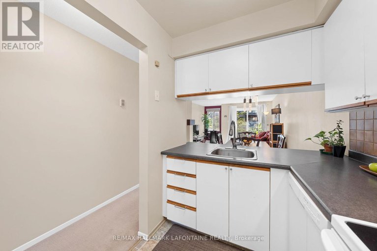28881417/12-crispin-private/manor-park/ottawa/ontario/K1K2T8_10