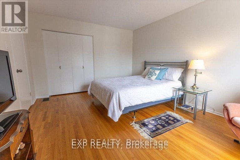 29464156/422-kintyre-private/carleton-square/ottawa/ontario/K2C3M7_17