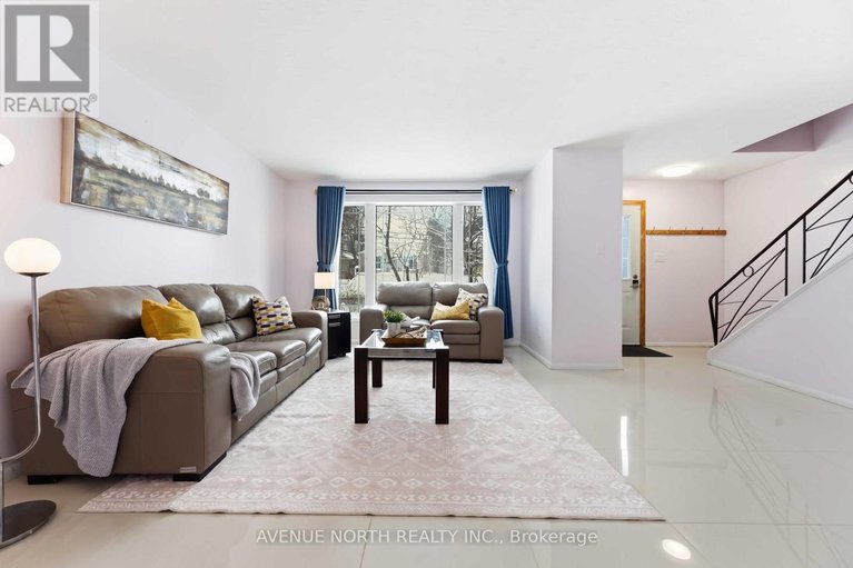 29387257/923-pinecrest-road/queensway-terrace-north/ottawa/ontario/K2B6B1_3