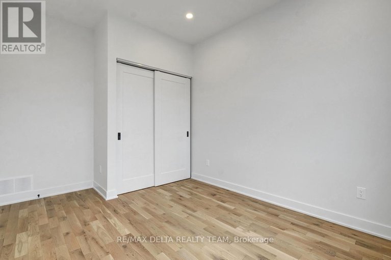 28790406/10-vicky-court/clarencerockland-twp/clarence-rockland/ontario/K0A2A0_23