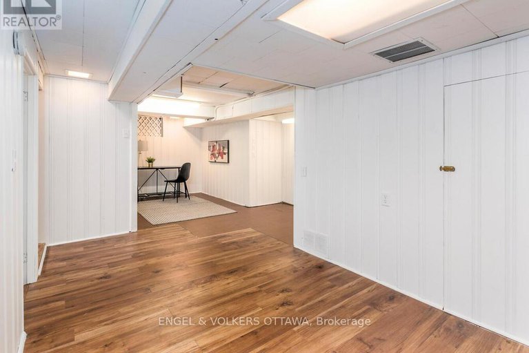 29358841/878-dunlevie-avenue/mckellar-heightsglabar-park/ottawa/ontario/K2A2Z4_30