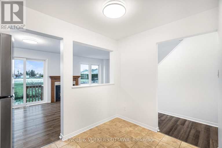 29123797/1626-trenholm-lane/fallingbrookpineridge/ottawa/ontario/K4A4B6_18