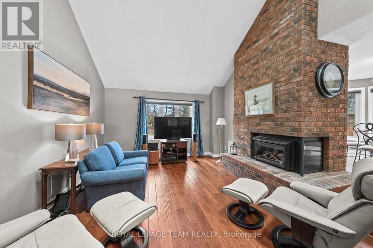 29629893/6584-harvest-grove-drive/greely/ottawa/ontario/K4P1E9_16