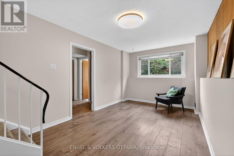 29678412/1795-devlin-crescent/playfair-park/ottawa/ontario/K1H5T5_27