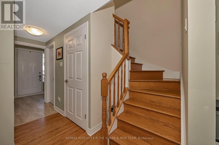 29682190/35-monterey-drive/leslie-park/ottawa/ontario/K2H7A9_19