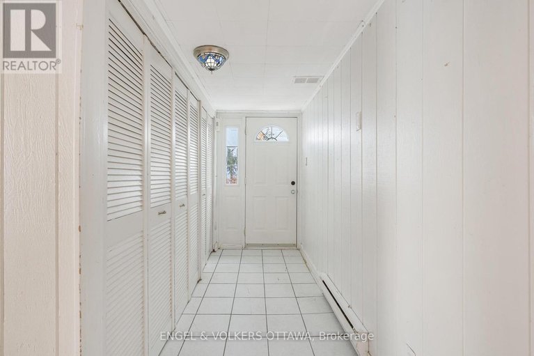 28243621/467-edgeworth-avenue/woodroffe/ottawa/ontario/K2B5L2_4